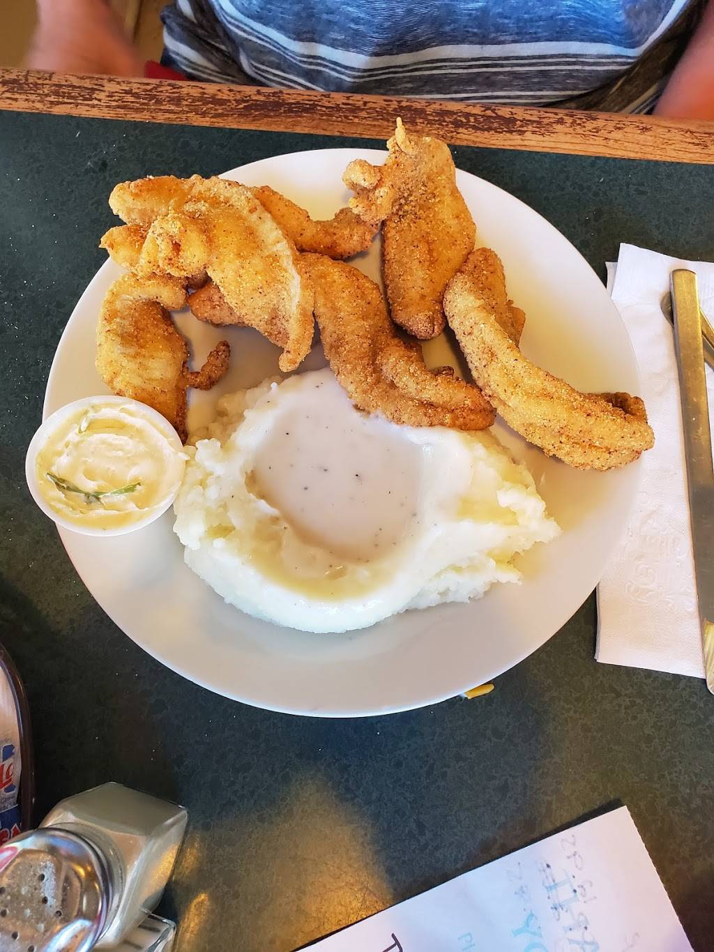 Dee Leons | restaurant | 417 Rusk Ave, Wells, TX 75976, USA | 9368675525 OR +1 936-867-5525