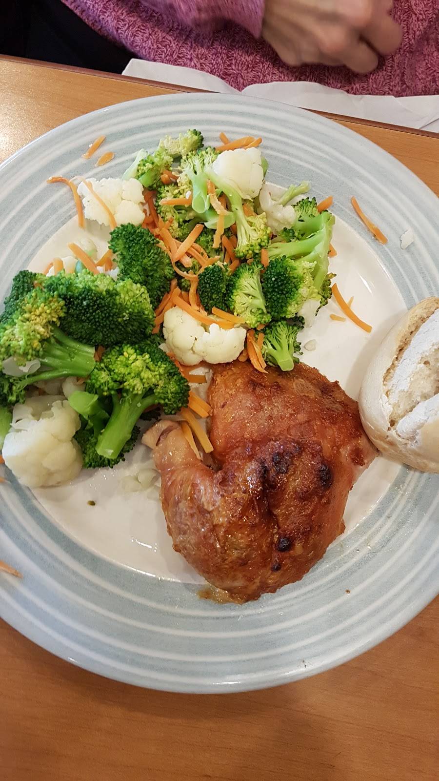 Swiss Chalet | restaurant | 2422 Fairview St, Burlington, ON L7R 2E4, Canada | 9056813336 OR +1 905-681-3336