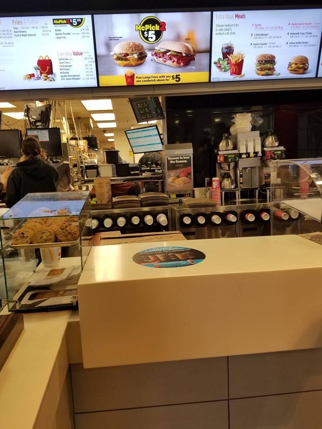 McDonalds | cafe | 940 Indianapolis Rd, Greencastle, IN 46135, USA | 7656533715 OR +1 765-653-3715