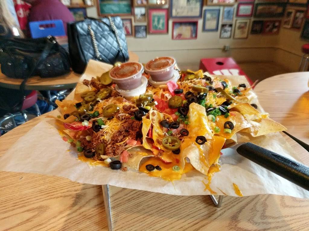 Pooleys Sports Bar and Event Center | restaurant | 5441 High Crossing Blvd, Madison, WI 53718, USA | 6082421888 OR +1 608-242-1888