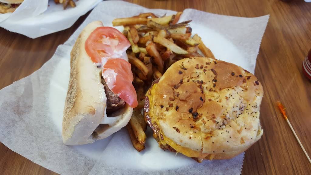 Petes Famous Hot Dogs | restaurant | 44W361 IL-64, Maple Park, IL 60151, USA | 6303655650 OR +1 630-365-5650