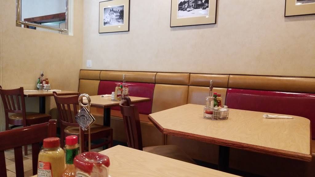 Village Restaurant | restaurant | 1540 Main St, Pleasant Valley, NY 12569, USA | 8456359976 OR +1 845-635-9976