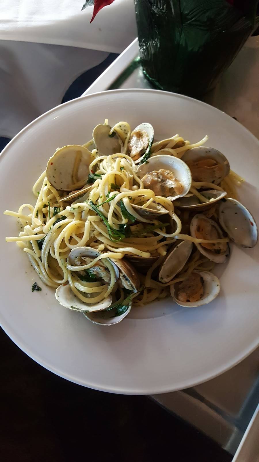 Upstream Restaurant | restaurant | 6902 Phillips Place, Charlotte, NC 28210, USA | 7045567730 OR +1 704-556-7730