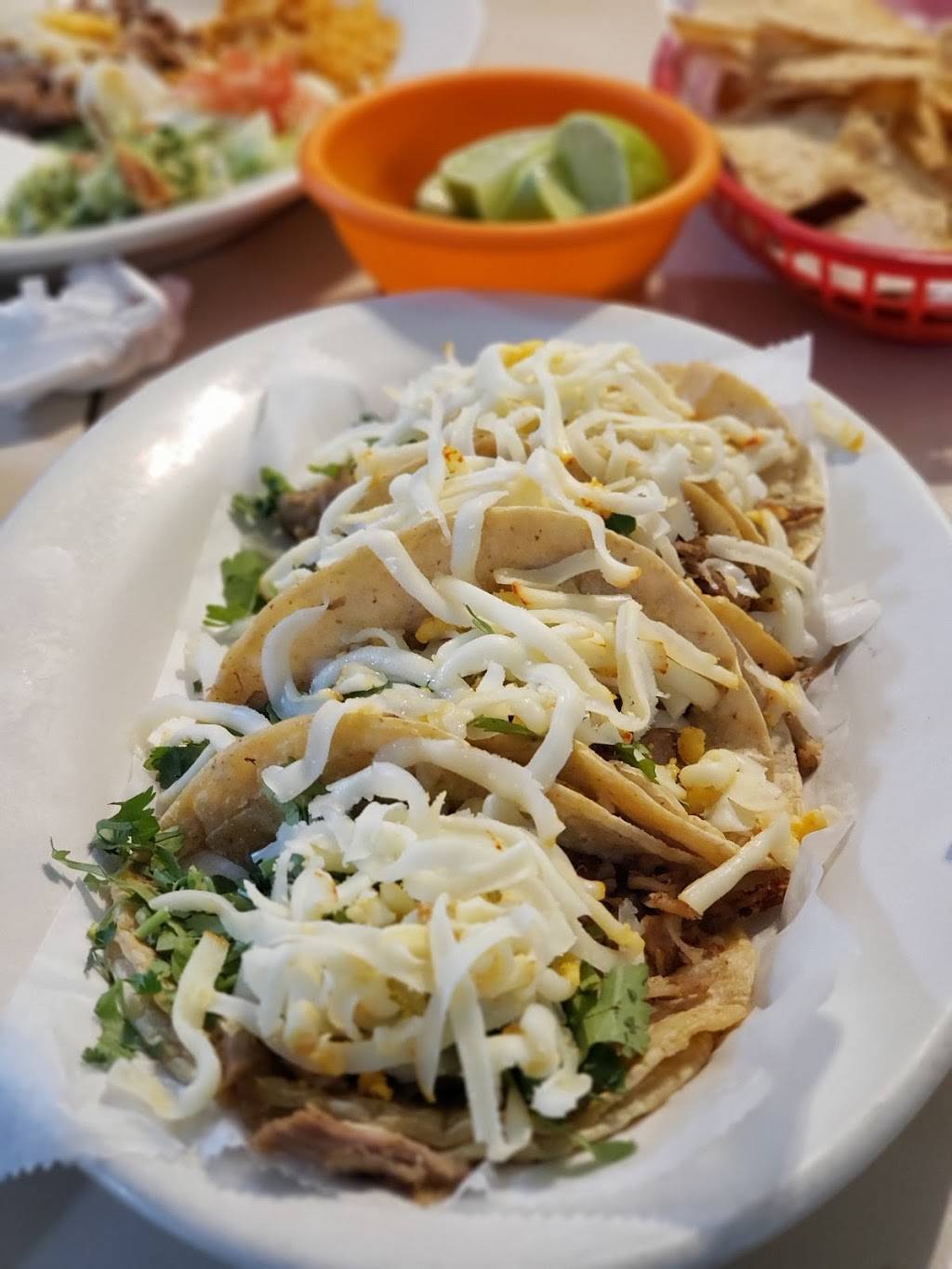 La Hacienda Los Lopez | restaurant | 150 E Grant Hwy, Marengo, IL 60152, USA | 8155688778 OR +1 815-568-8778