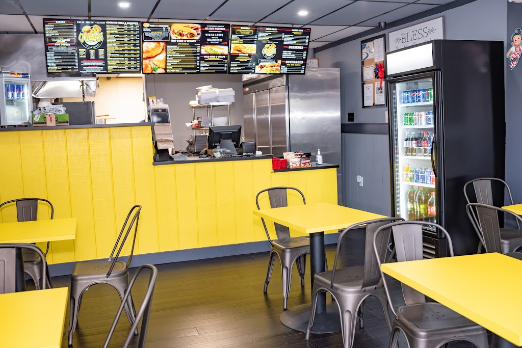 Ninas Burger & Pizza | restaurant | 200 Washington St, Peabody, MA 01960, USA | 9785310992 OR +1 978-531-0992