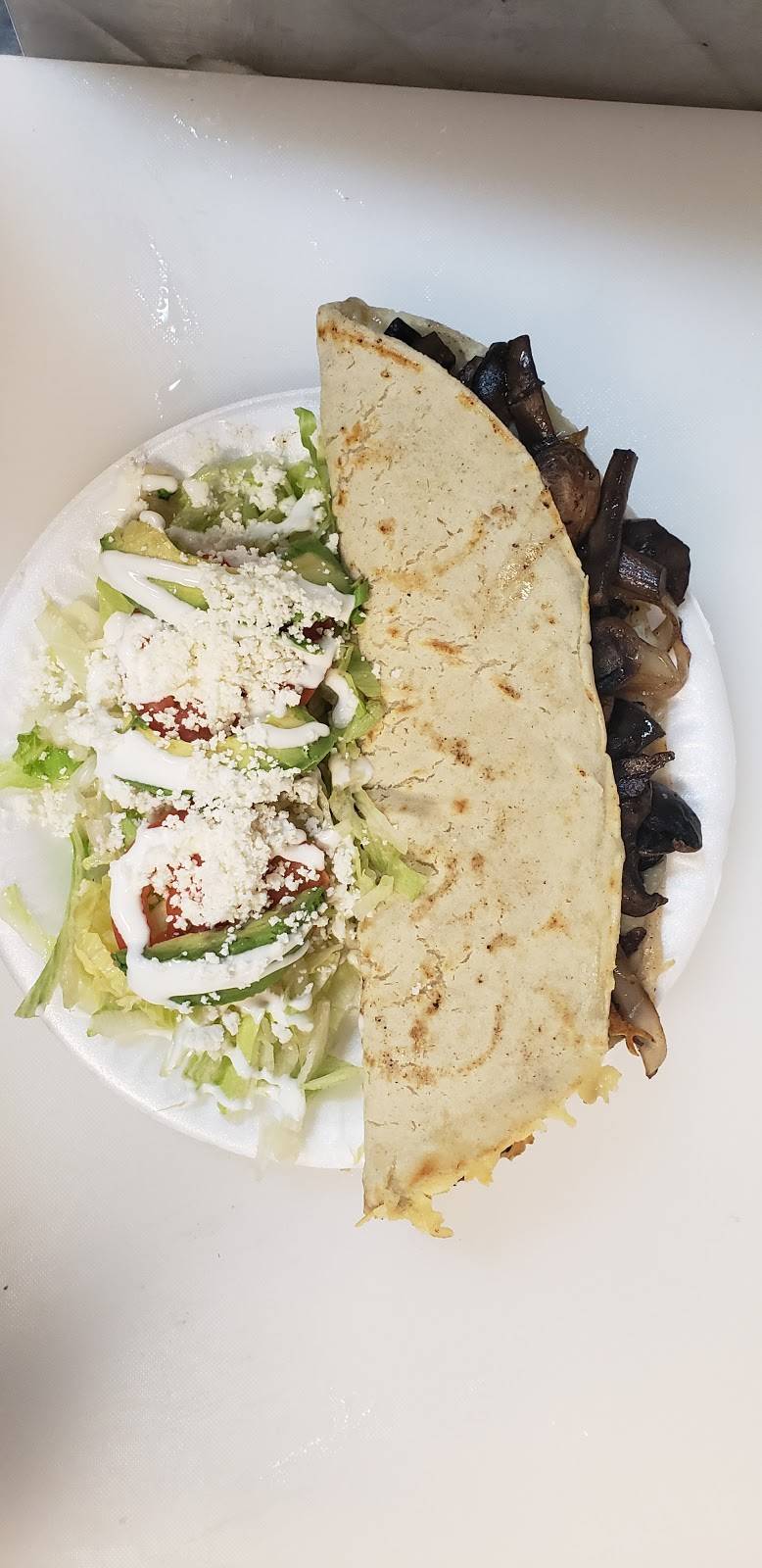 Angels Tacos Truck | restaurant | 2055 Reseda Blvd, Northridge, CA 91324, USA | 8182134166 OR +1 818-213-4166