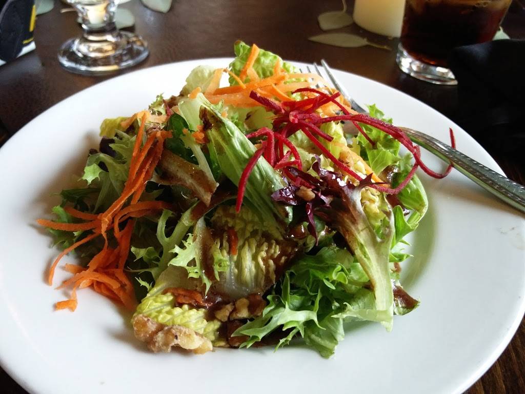 Savourys | restaurant | 5034 CA-140, Mariposa, CA 95338, USA | 2099667677 OR +1 209-966-7677