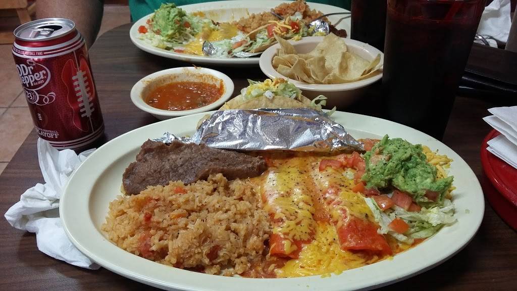 Daniels Cafe | restaurant | 5008 S Presa St, San Antonio, TX 78223, USA | 2108784269 OR +1 210-878-4269