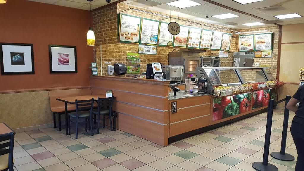Subway | meal takeaway | 13300 NW 27th Ave #3, Opa-locka, FL 33054, USA | 3056882808 OR +1 305-688-2808