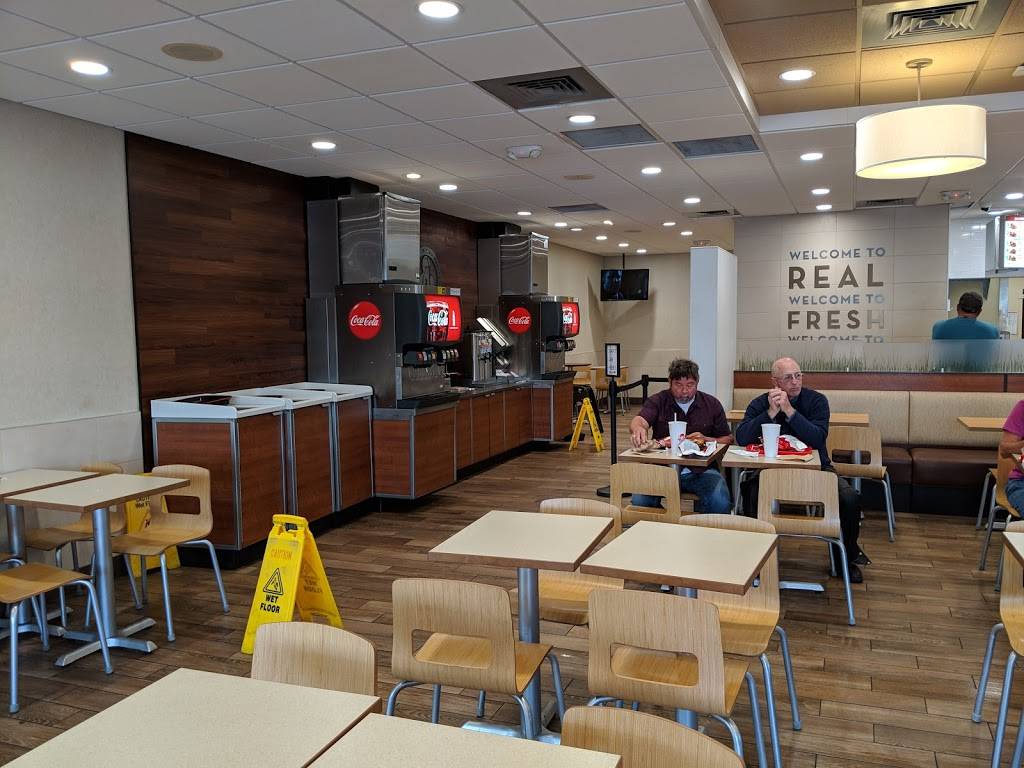 Wendys | restaurant | 9587 Charleston Hwy, St George, SC 29477, USA | 8435639090 OR +1 843-563-9090