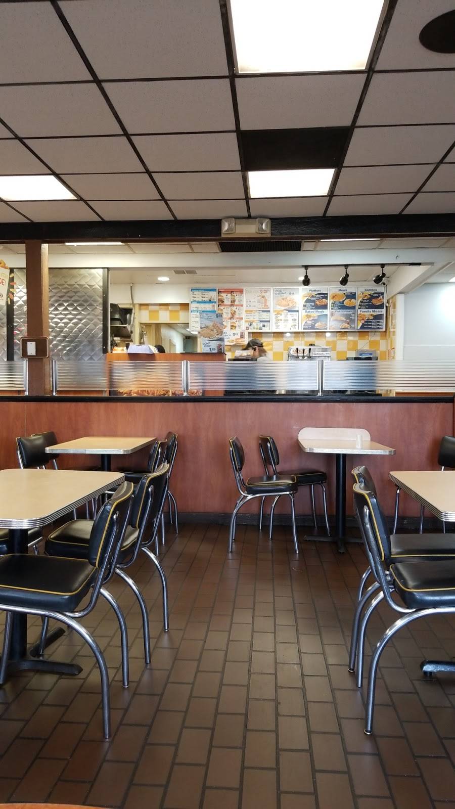 Long John Silvers | restaurant | 4350 W Commerce St, San Antonio, TX 78237, USA | 2105910628 OR +1 210-591-0628