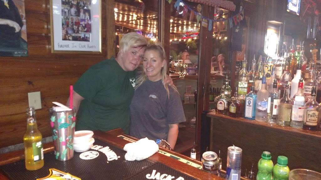 Corner Pub in the Woods | restaurant | 8058 TN-100, Nashville, TN 37221, USA | 6158669919 OR +1 615-866-9919