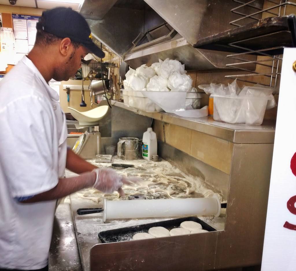 Biscuitville | cafe | 1041 Piney Forest Rd, Danville, VA 24540, USA | 4348364136 OR +1 434-836-4136