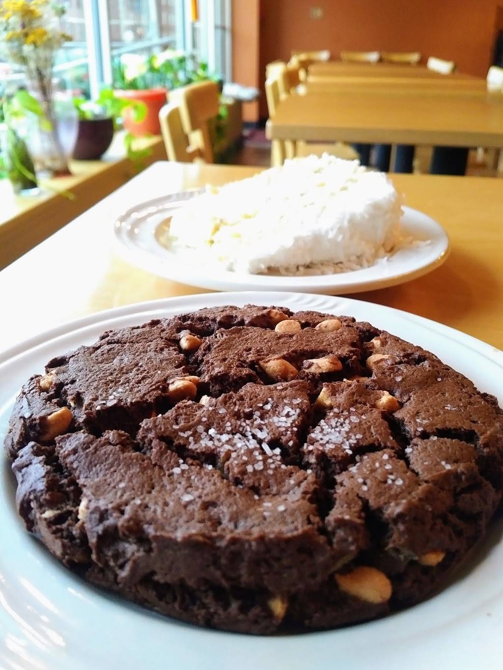 Atiya Olas Spirit First Foods | restaurant | 310 S 48th St, Philadelphia, PA 19143, USA | 2159393298 OR +1 215-939-3298