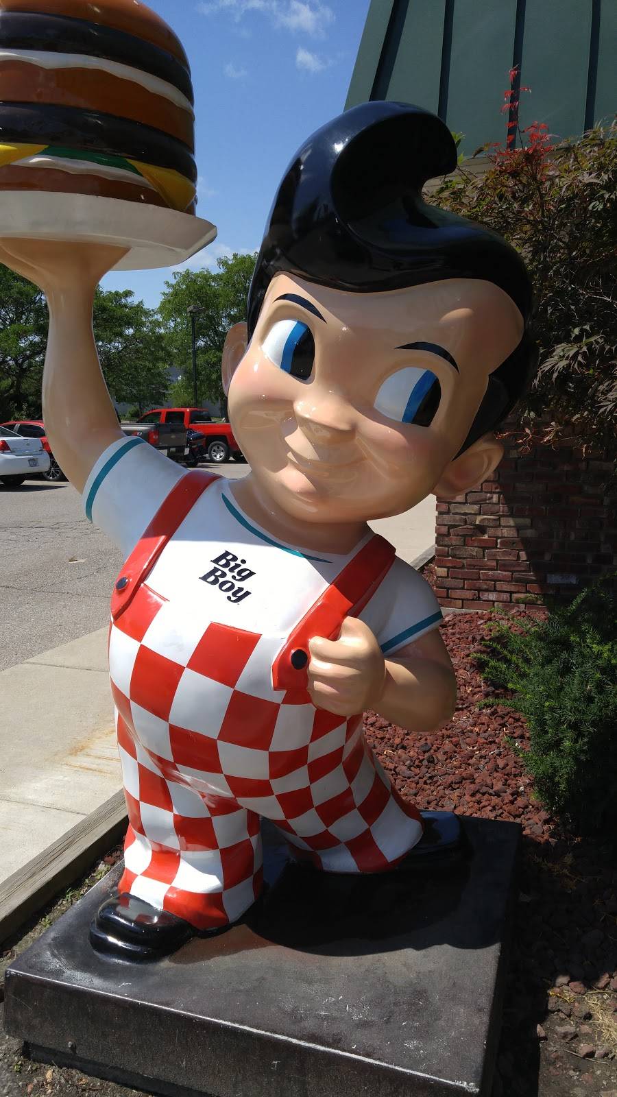 Big Boy | restaurant | 1610 S Main St, Chelsea, MI 48118, USA | 7345939929 OR +1 734-593-9929