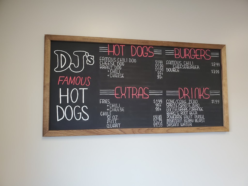 DJ’s Famous Hot Dogs | restaurant | 745 McCartney Rd, Youngstown, OH 44505, USA | 2342288060 OR +1 234-228-8060