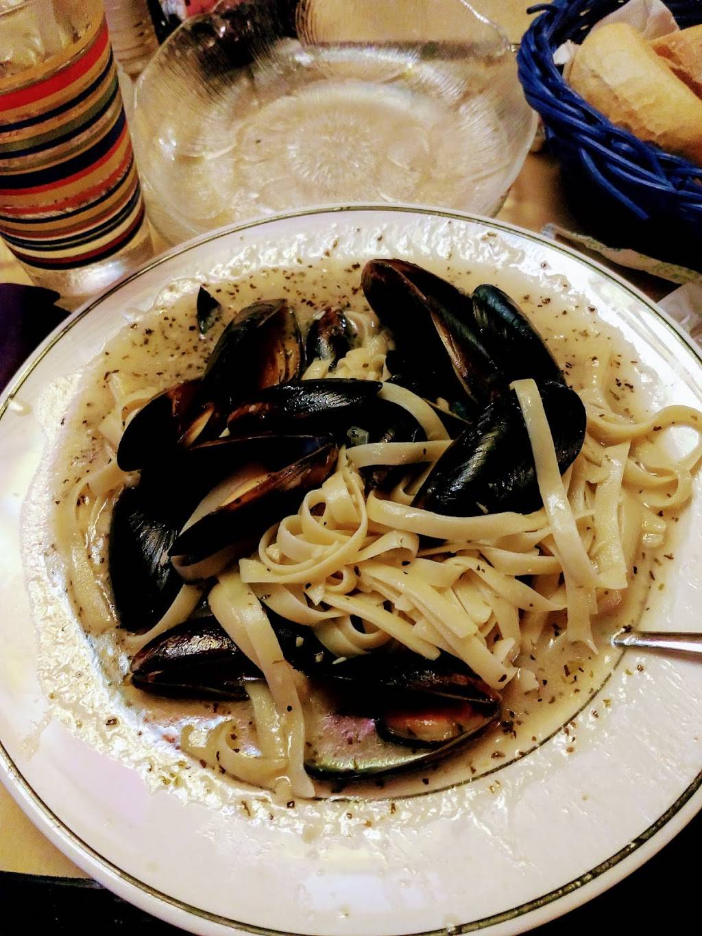 Serendipity Restaurant | restaurant | 32580 River Rd, Millsboro, DE 19966, USA | 3029453600 OR +1 302-945-3600