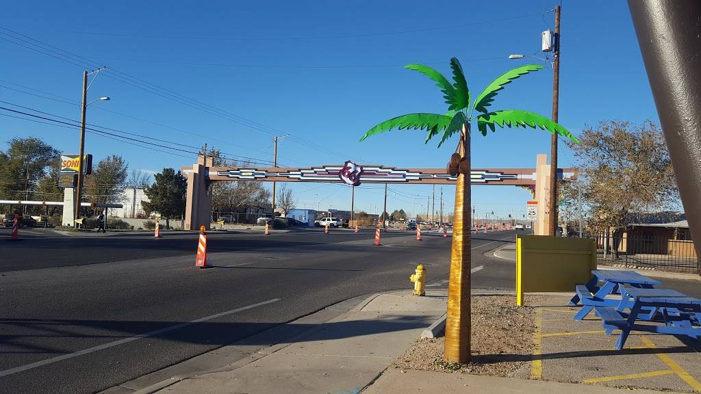 Sonic Drive-In | restaurant | 6420 W, Central Ave SW, Albuquerque, NM 87105, USA | 5058362611 OR +1 505-836-2611
