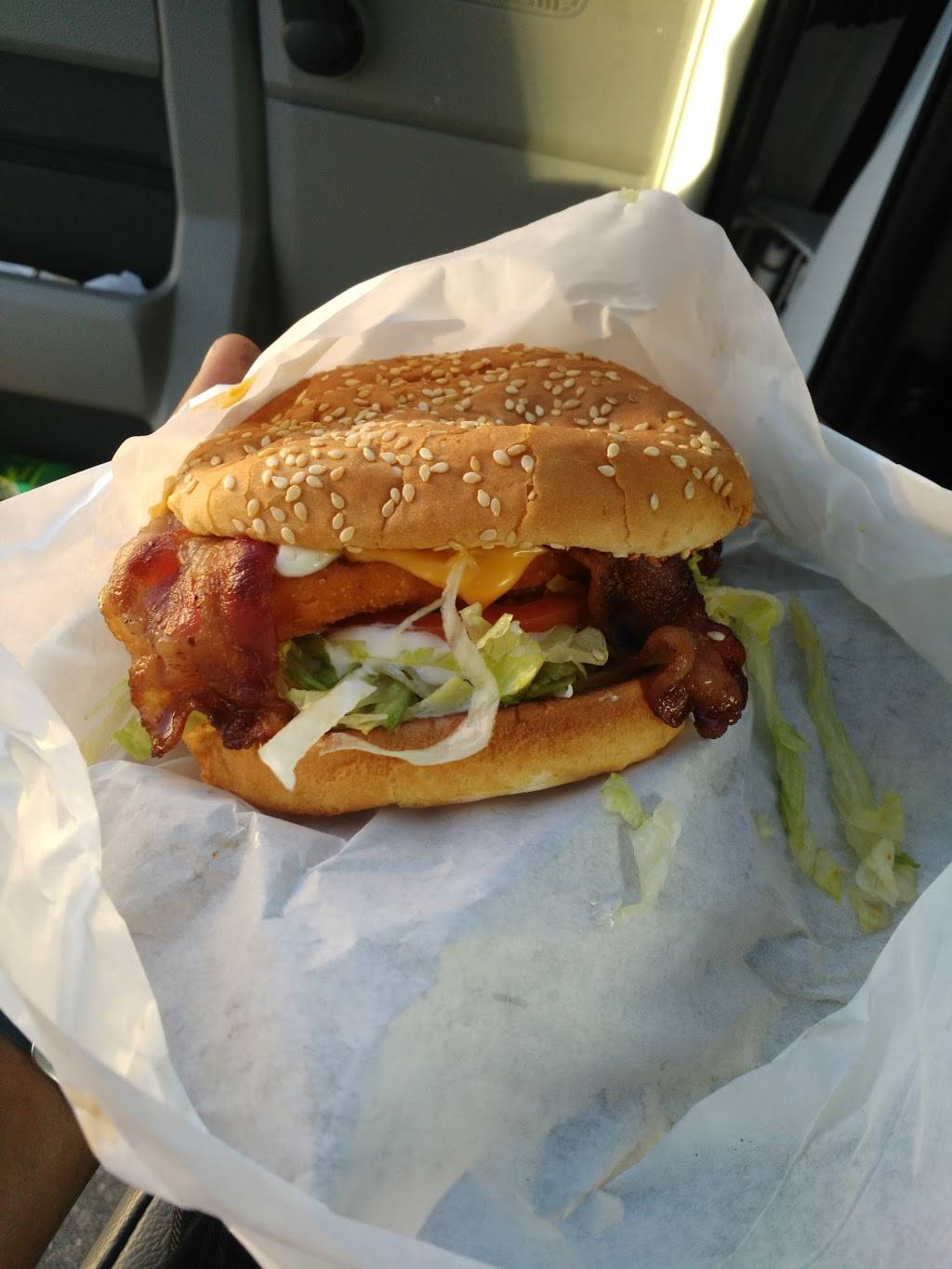 Herfys Burger | restaurant | 4802 Pacific Hwy E, Fife, WA 98424, USA | 2538965001 OR +1 253-896-5001