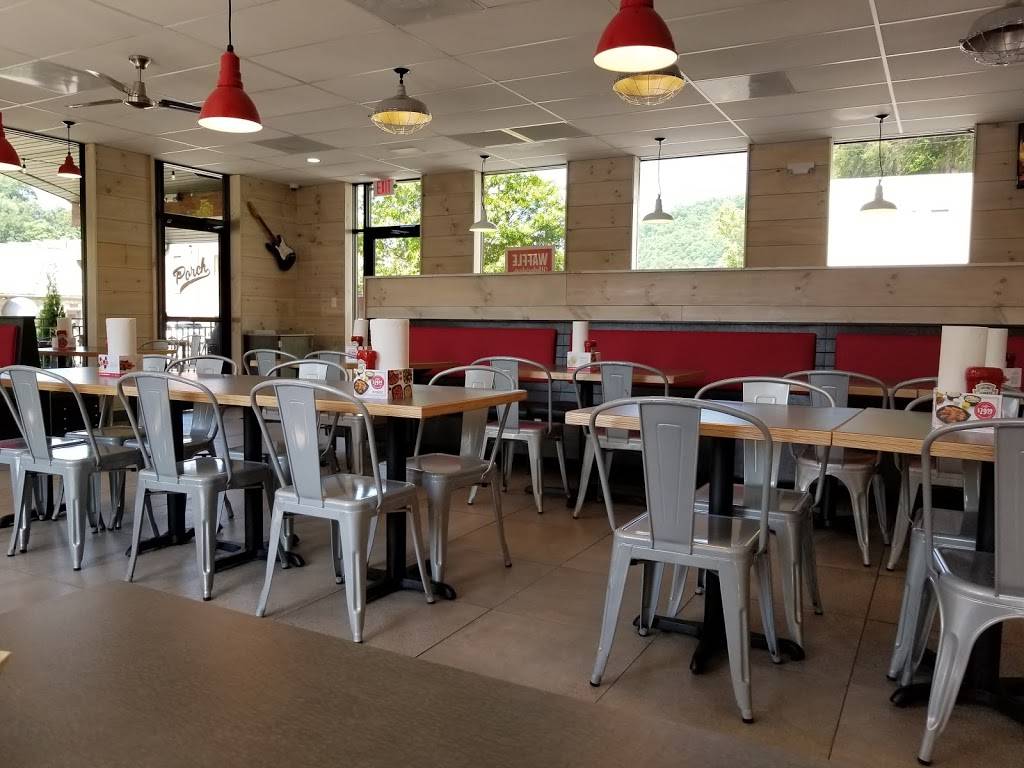 Slim Chickens | restaurant | 145 S Mayo Trail, Pikeville, KY 41501, USA | 6067667546 OR +1 606-766-7546