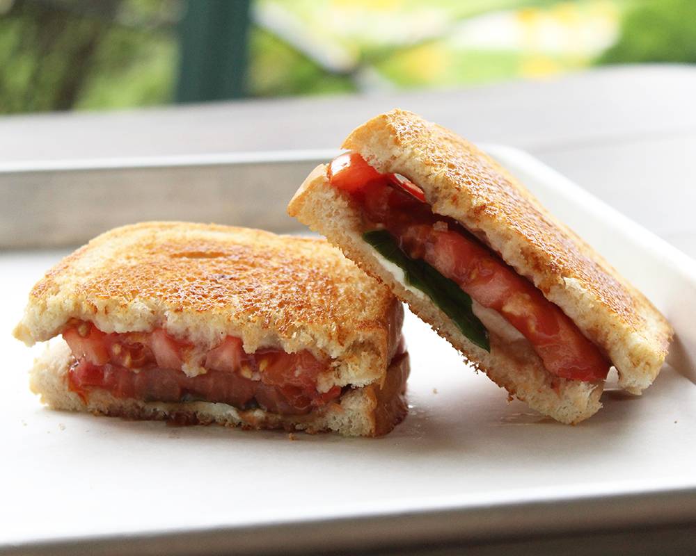 Hello Bistro - South Side | restaurant | 1922 E Carson St, Pittsburgh, PA 15203, USA | 4123901922 OR +1 412-390-1922