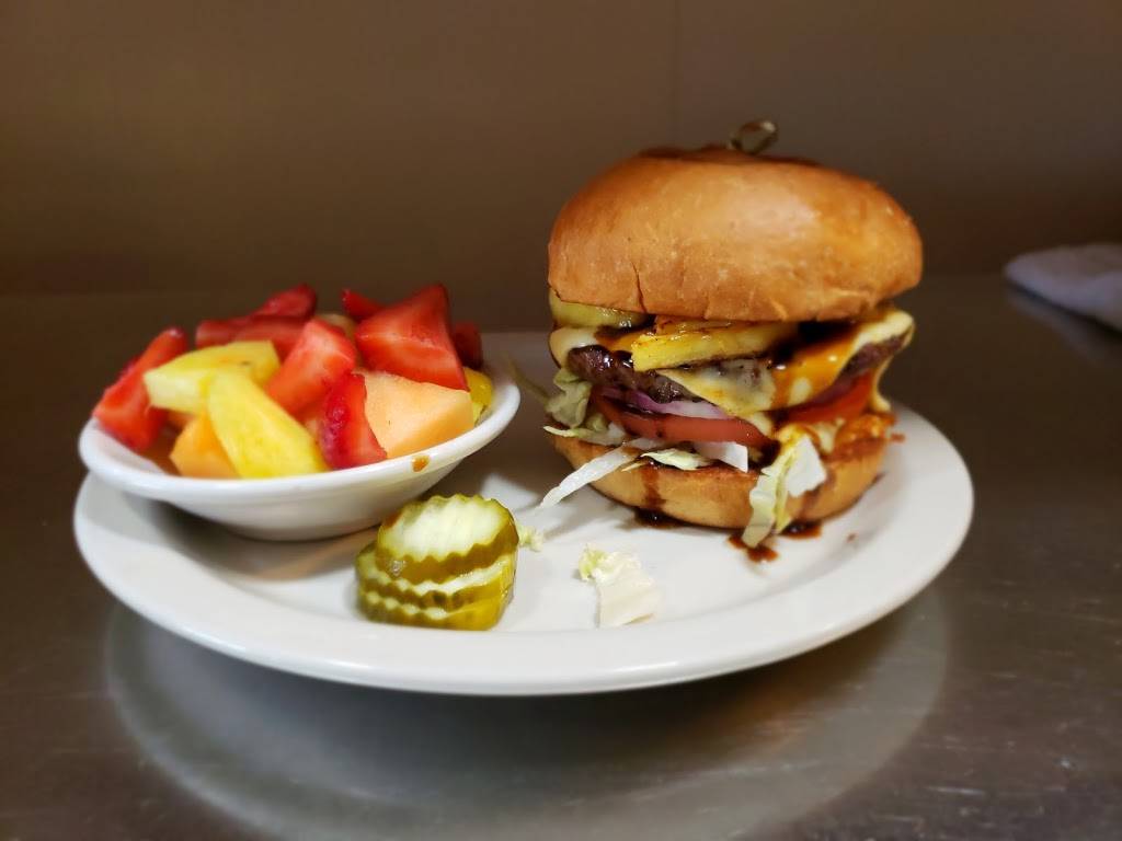 Seven Hills Cafe on the Green | restaurant | 1537 S Lyon Ave, Hemet, CA 92543, USA | 9512238556 OR +1 951-223-8556