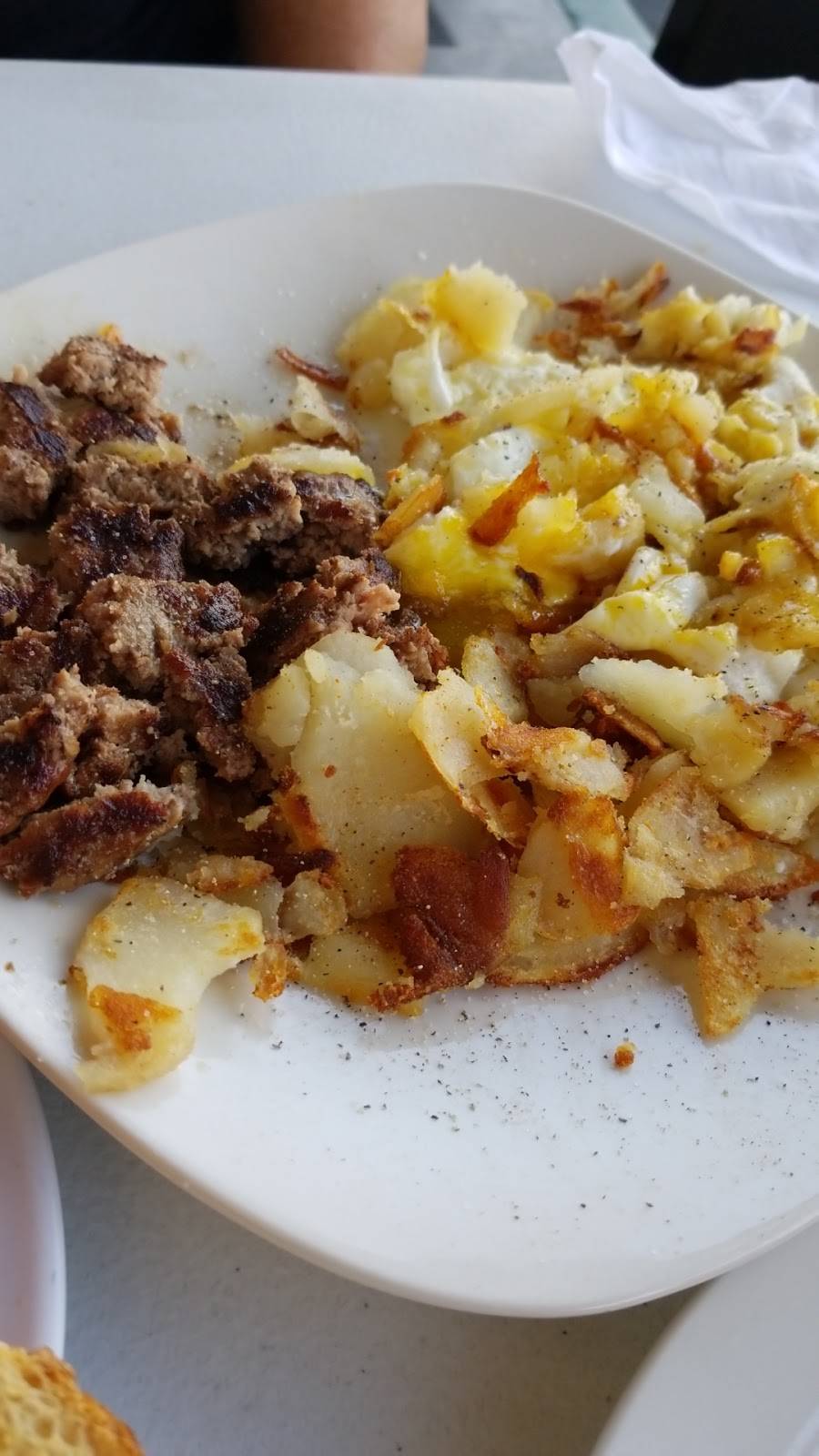 Lauras Diner | restaurant | 27125 Sierra Hwy, Santa Clarita, CA 91351, USA | 6614308080 OR +1 661-430-8080