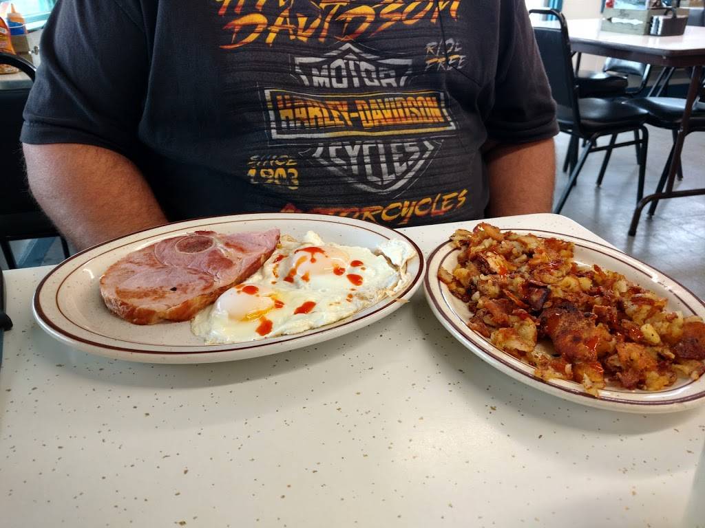 Curtice Hy Flash Bar | restaurant | 7401 Jerusalem Rd, Oregon, OH 43616, USA | 4198369747 OR +1 419-836-9747