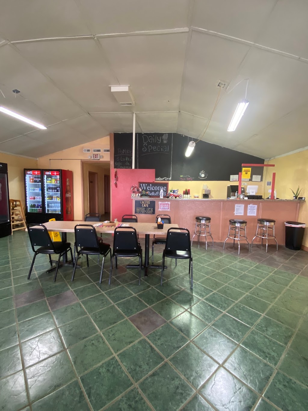 Cactus Cafe | restaurant | 610 Ashton Ave, Cactus, TX 79013, USA | 8069345742 OR +1 806-934-5742