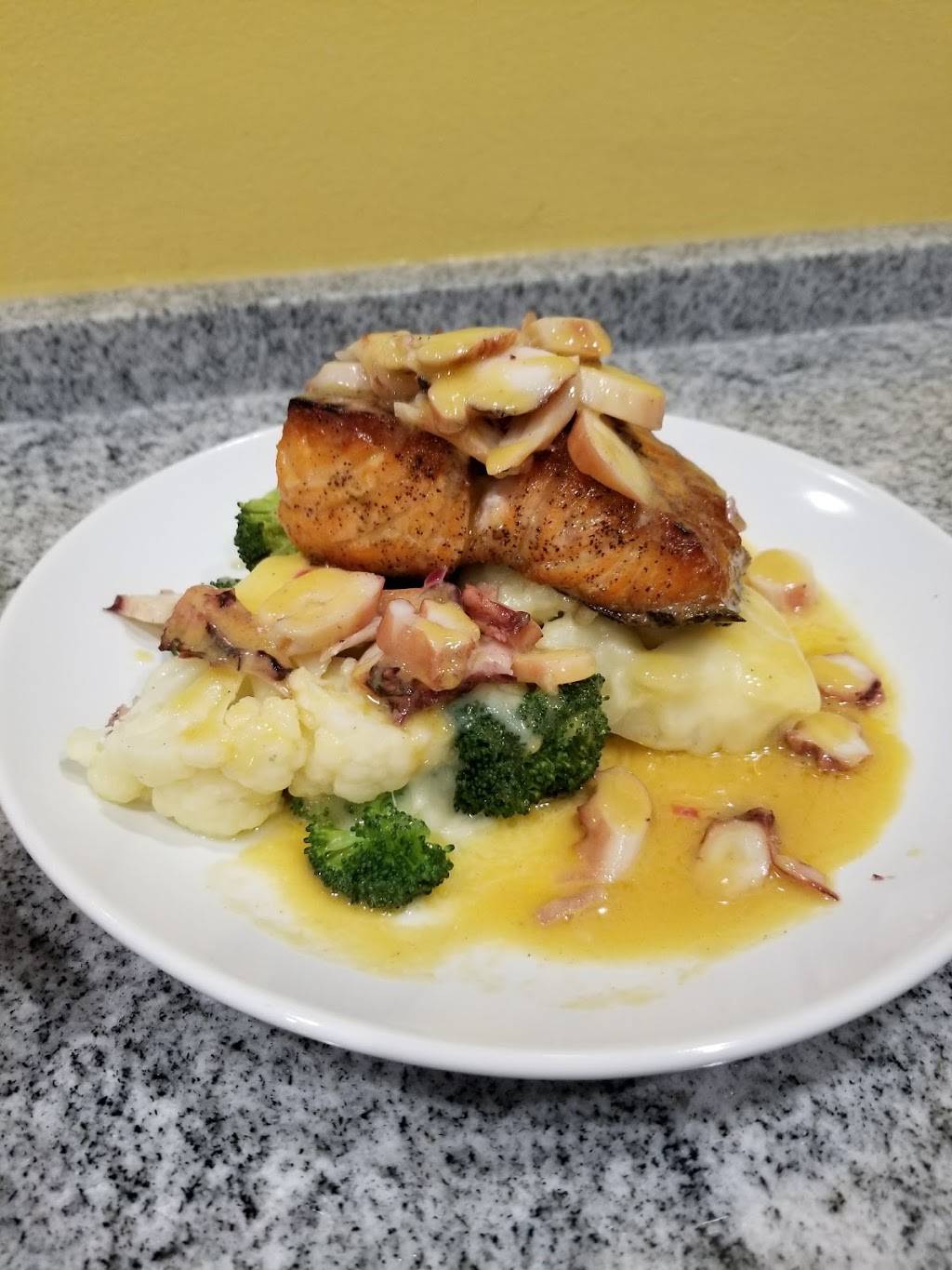 Pollo lounge and grill | restaurant | 225a Bowdoin St, Boston, MA 02125, USA | 8572713649 OR +1 857-271-3649