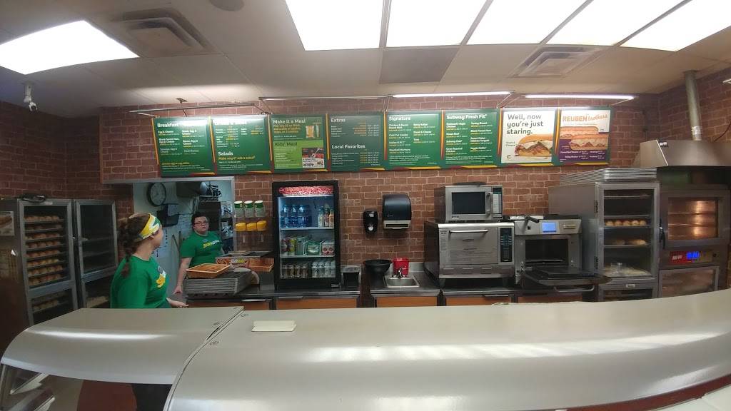 Subway Restaurants | restaurant | 11633 Greencastle Pike, Hagerstown, MD 21740, USA | 3015829007 OR +1 301-582-9007