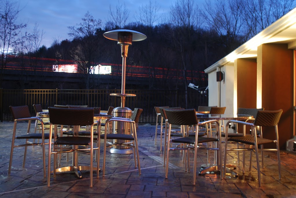 The LOUNGE at Baymont by Wyndham Poconos | restaurant | 116 Turtle Walk Ln, Bartonsville, PA 18321, USA | 5704761500 OR +1 570-476-1500