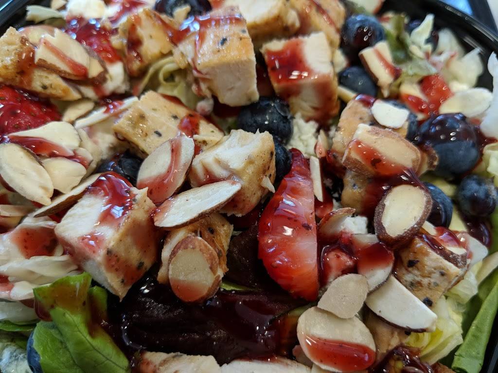 Wendys | restaurant | 6966 Financial Dr, Mississauga, ON L5N 8J4, Canada | 9058214538 OR +1 905-821-4538