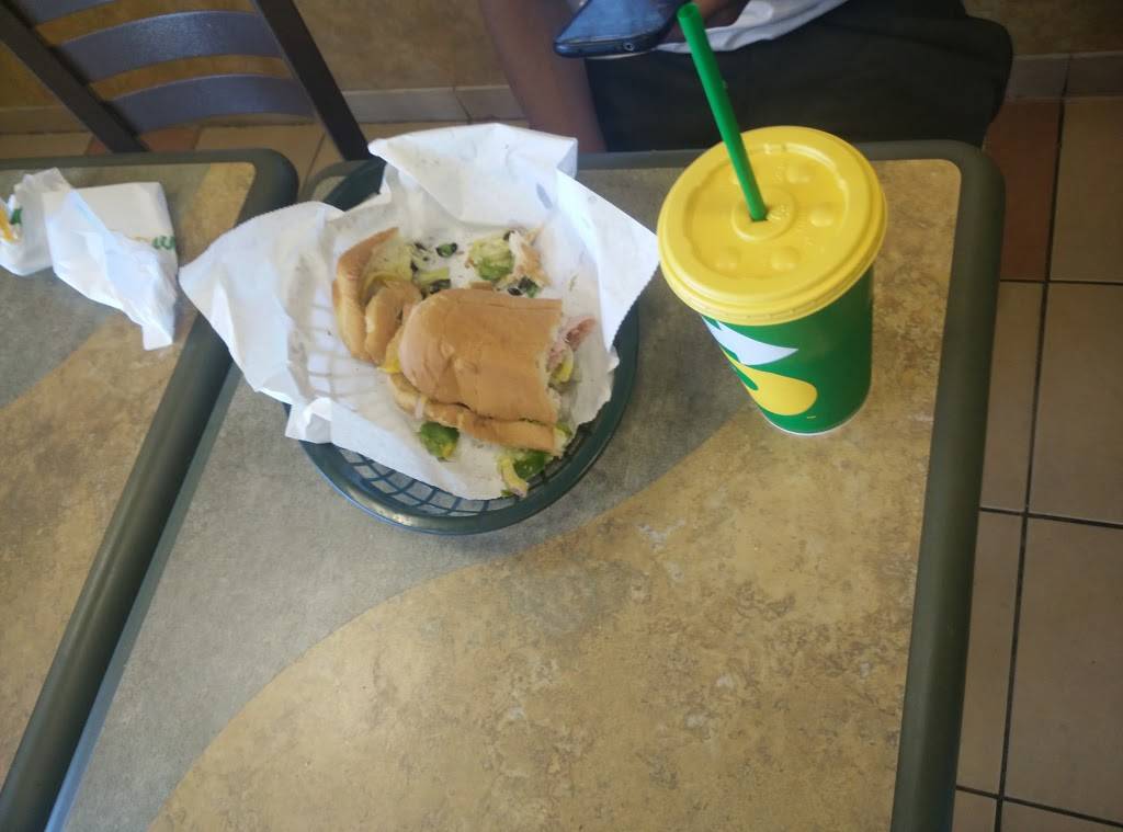 Subway | restaurant | 2855 Derry Rd E Unit 101, Mississauga, ON L4T 4H3, Canada | 9056788822 OR +1 905-678-8822