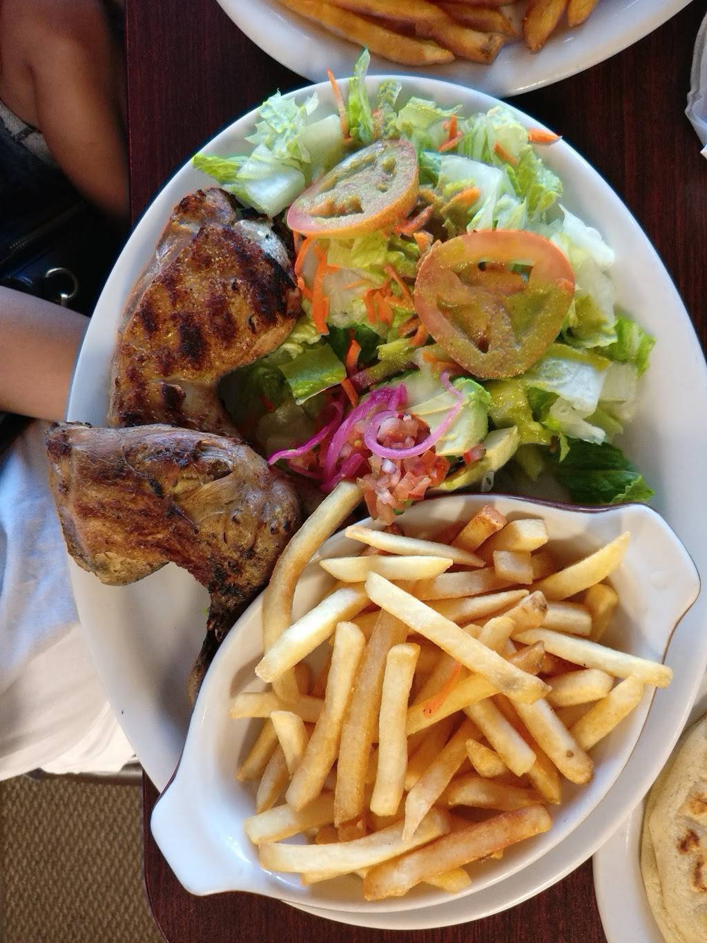 Cafe Platano | restaurant | 834 W 11th St, Tracy, CA 95376, USA | 2098342125 OR +1 209-834-2125