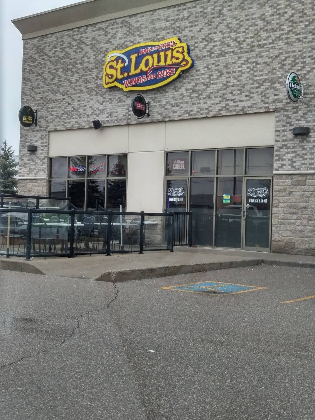 St. Louis Bar & Grill | restaurant | 283 Northfield Dr E Unit 1, Waterloo, ON N2J 4G8, Canada | 5198834777 OR +1 519-883-4777