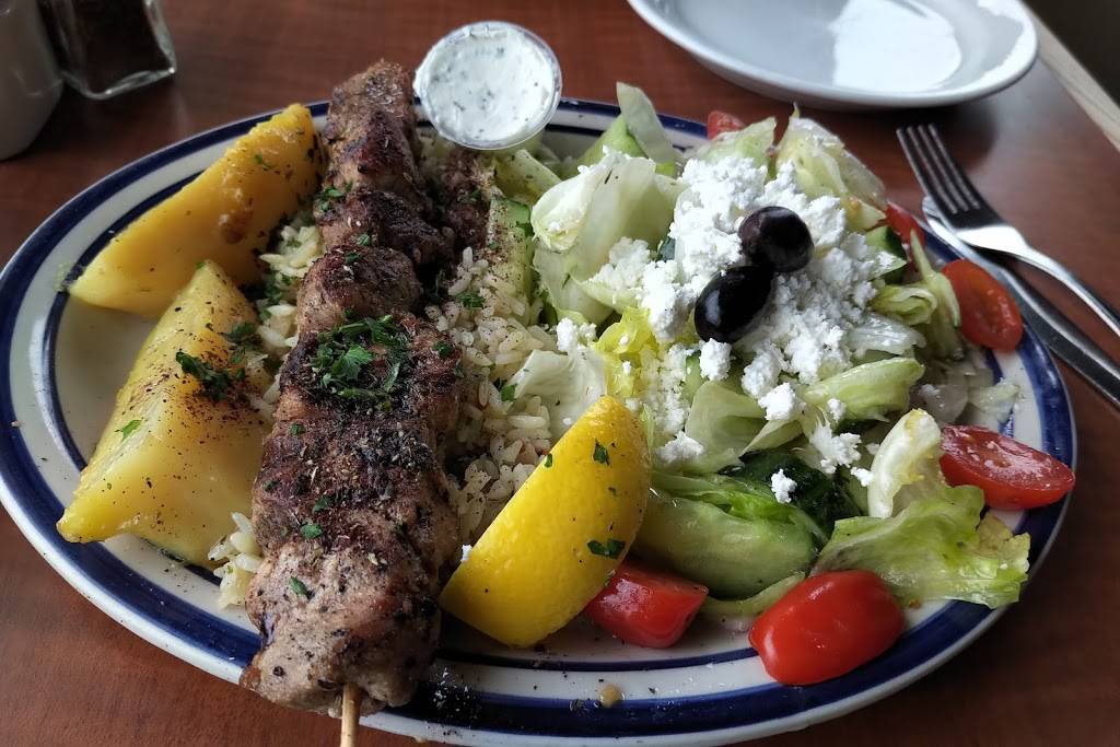 Mediterraneo Family Restaurant | restaurant | 425 University Ave, Waterloo, ON N2K 4C9, Canada | 5195698100 OR +1 519-569-8100