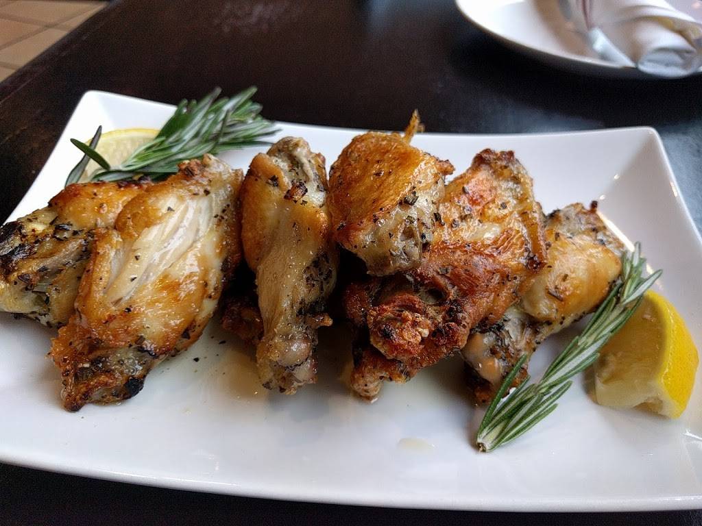 Molinaris | restaurant | 789 Adams St, Dorchester, MA 02124, USA | 6178251700 OR +1 617-825-1700