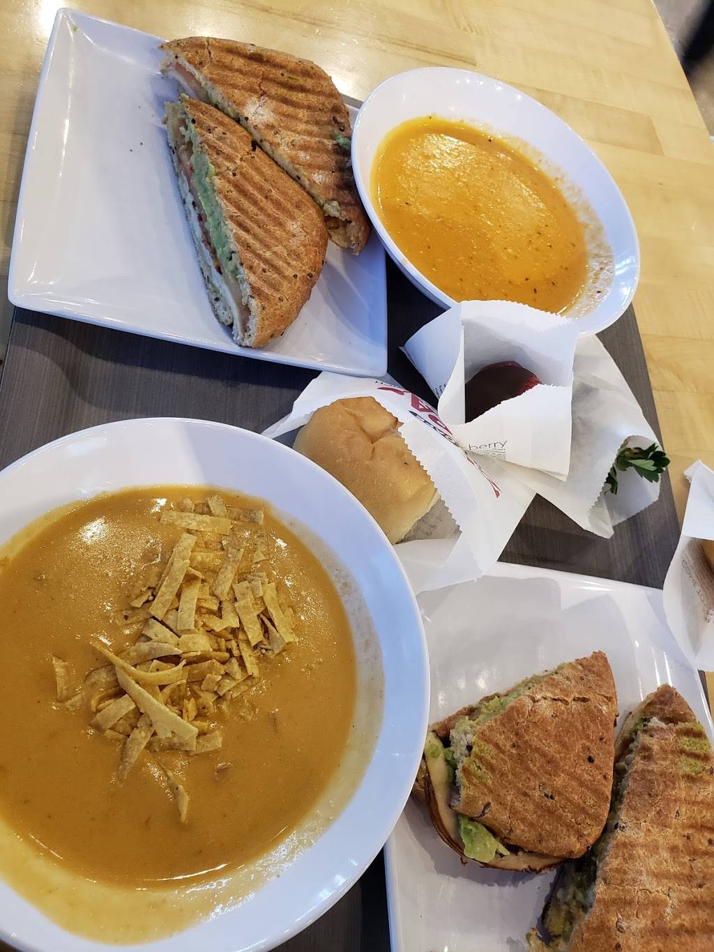 Café Zupas | meal takeaway | 3877 S Gilbert Rd, Gilbert, AZ 85297, USA | 4804655004 OR +1 480-465-5004