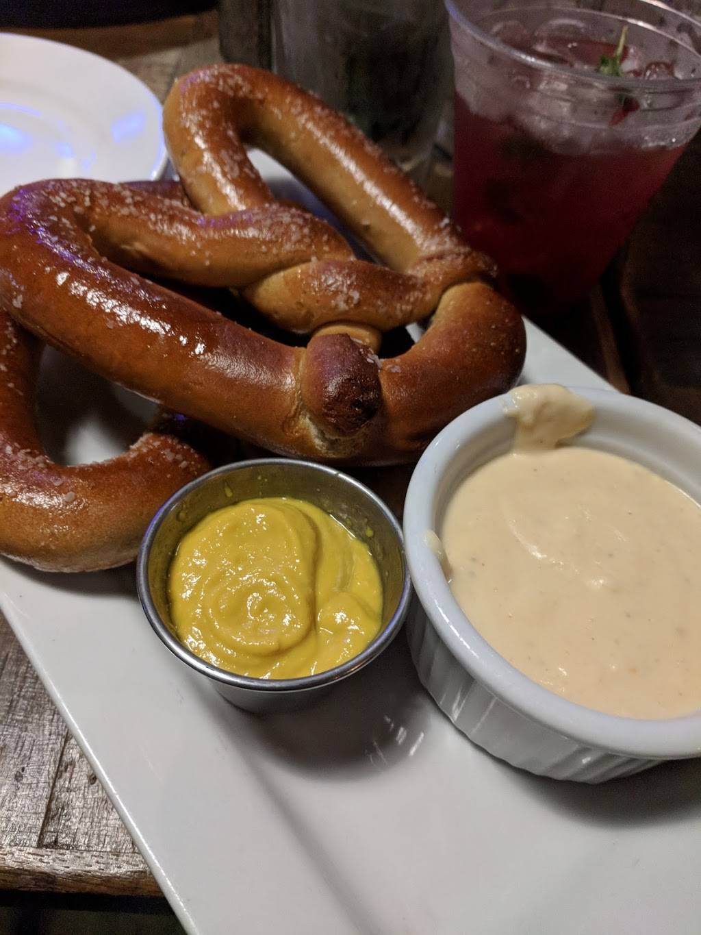 Milestone Tavern | restaurant | 972 Foothill Blvd, San Luis Obispo, CA 93405, USA | 8054394316 OR +1 805-439-4316