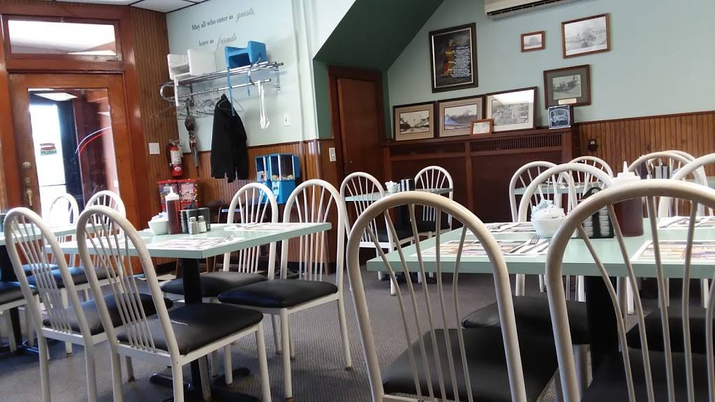 Denises Cafe | restaurant | 163 Stark St, Randolph, WI 53956, USA | 9203263535 OR +1 920-326-3535