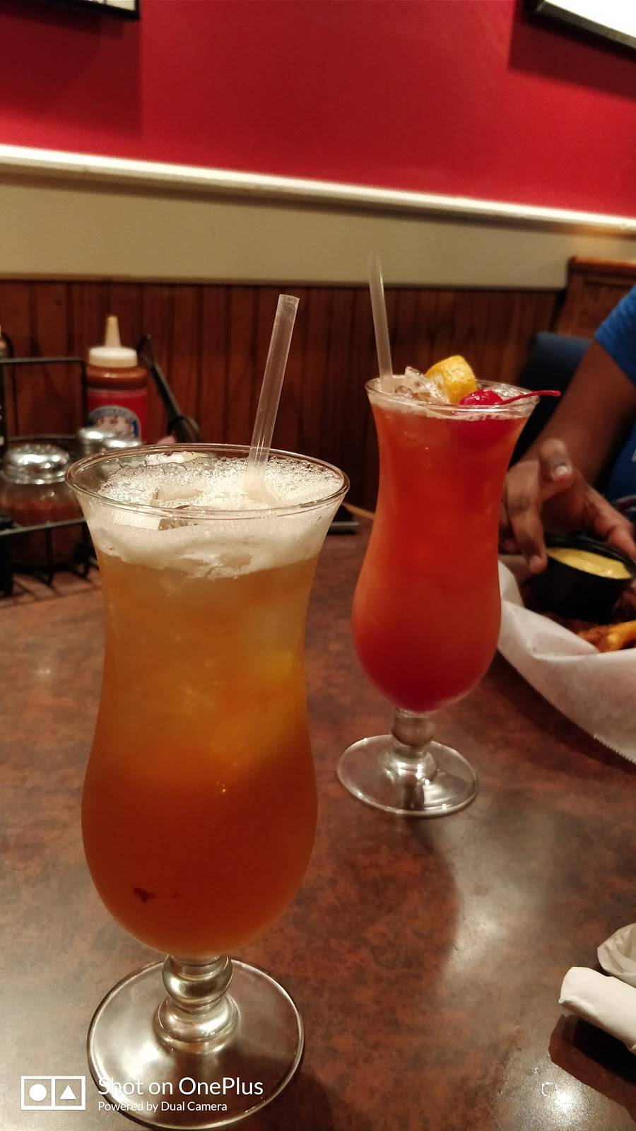 Red Hot & Blue Fairfax | restaurant | 4104, 4150 Chain Bridge Rd, Fairfax, VA 22030, USA | 7032186989 OR +1 703-218-6989