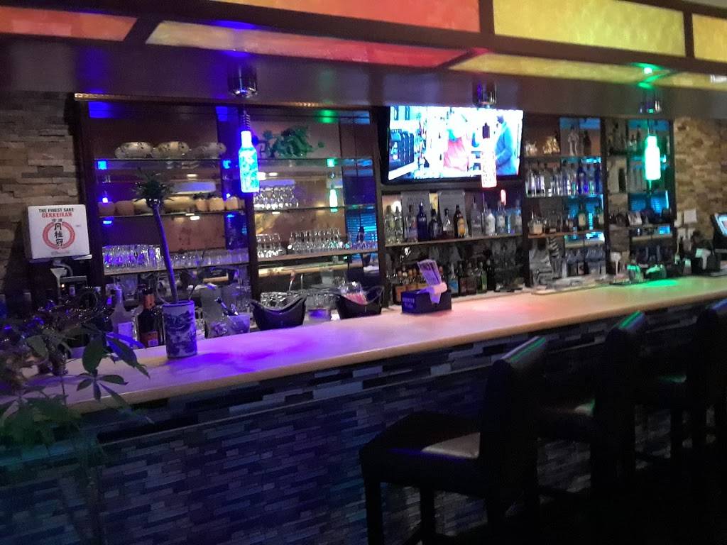 Ginza Asian Bistro | restaurant | 9420 Shelbyville Rd, Louisville, KY 40222, USA | 5027498878 OR +1 502-749-8878