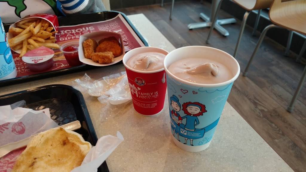 Wendys | restaurant | 2215 Port Sheldon St, Jenison, MI 49428, USA | 6166623394 OR +1 616-662-3394