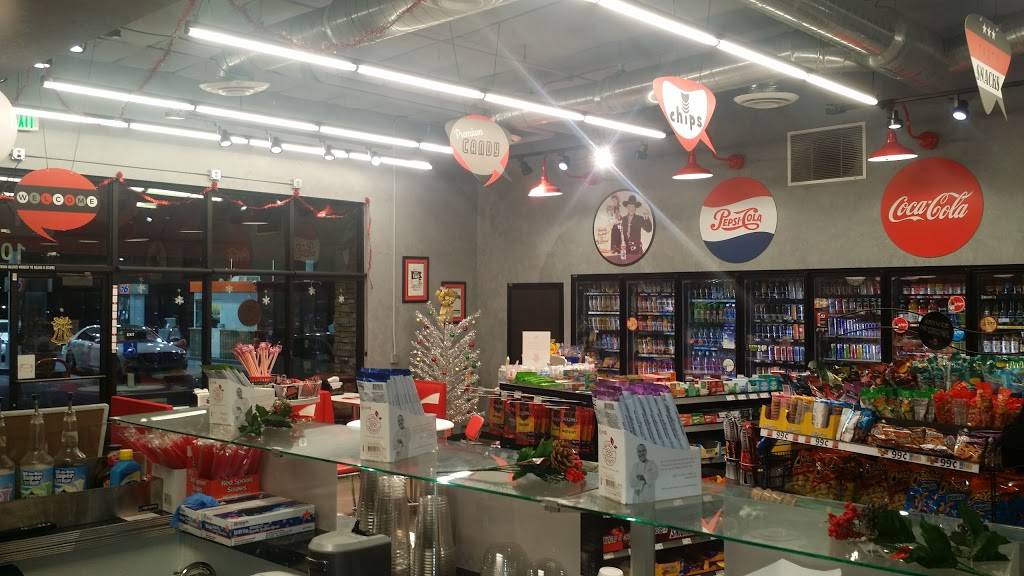 Retro Junction | restaurant | 7010 N Cedar Ave, Fresno, CA 93720, USA | 5593230167 OR +1 559-323-0167