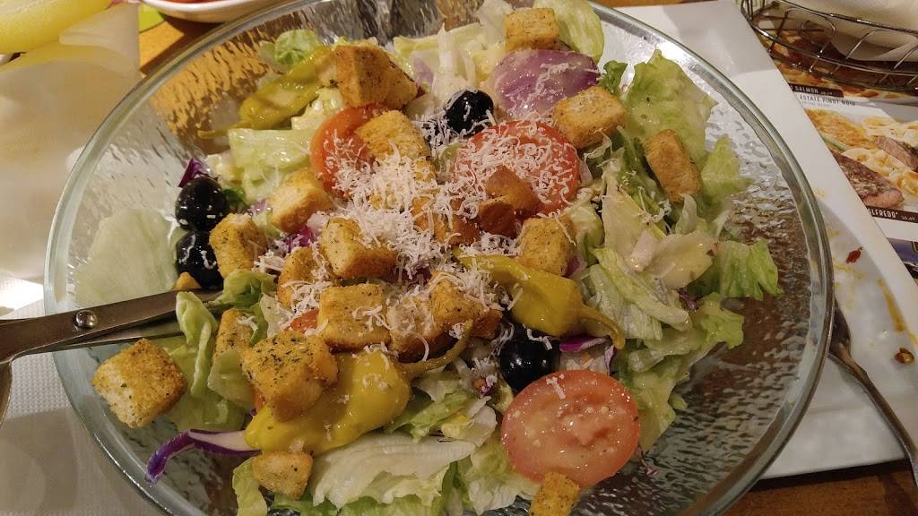 Olive Garden Italian Restaurant | meal takeaway | 290 W Main St, Freehold, NJ 07728, USA | 7327803164 OR +1 732-780-3164