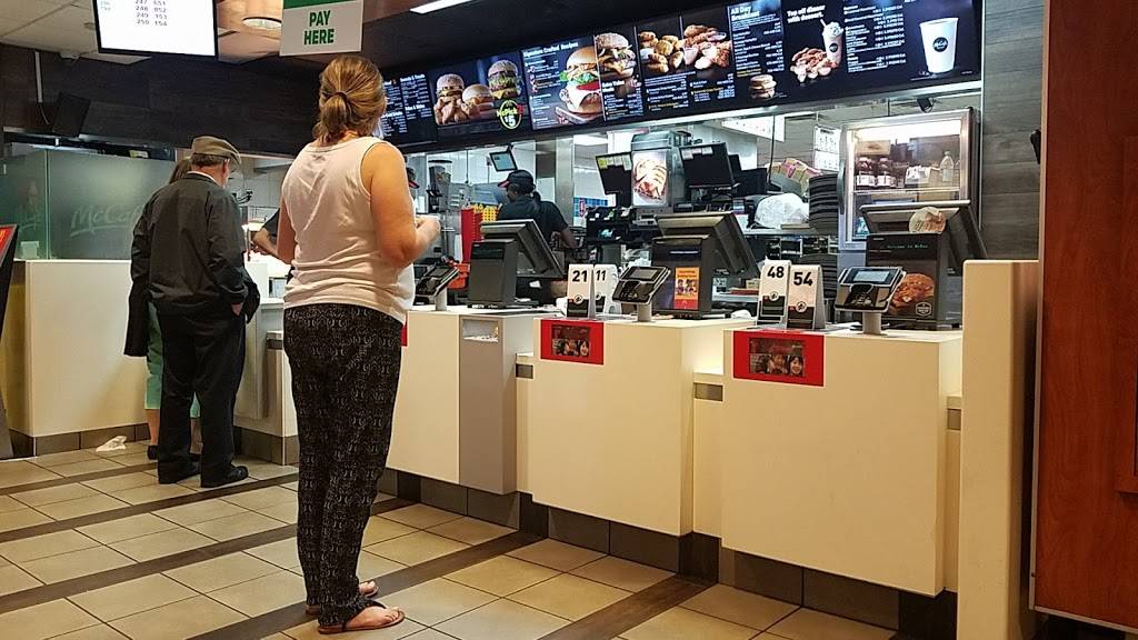 McDonalds | cafe | 2707 Monument Rd, Jacksonville, FL 32225, USA | 9046464319 OR +1 904-646-4319