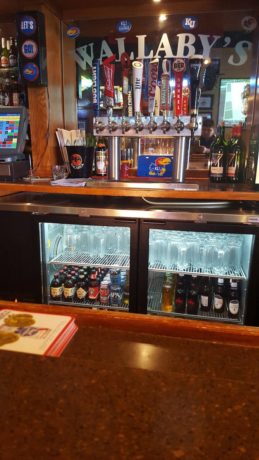 Wallabys Grill & Pub | restaurant | 9562 Lackman Rd, Lenexa, KS 66219, USA | 9135419255 OR +1 913-541-9255
