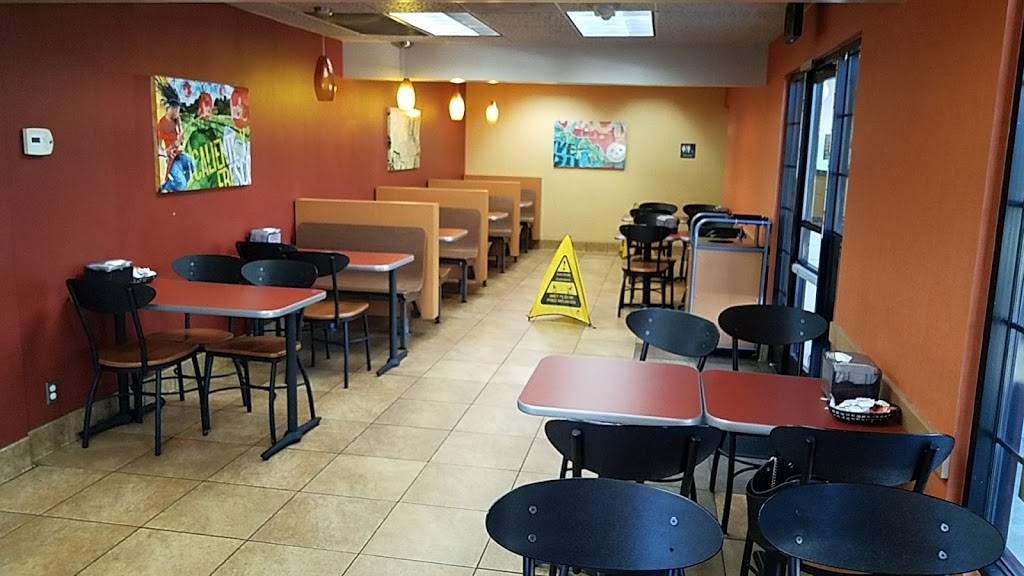 Jack in the Box | restaurant | 1650 E Daily Dr, Camarillo, CA 93010, USA | 8054849443 OR +1 805-484-9443