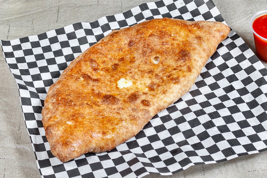 Geno Ds Pizza | restaurant | 224 E 7th St, Charlotte, NC 28202, USA | 7049005202 OR +1 704-900-5202